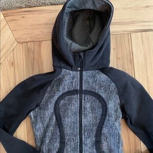 Lululemon scuba sweatshirt hoodie size 4